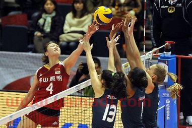 中国女排对巴西近期战绩（中国女排对巴西女排战绩）
