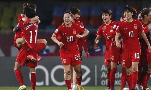 女足拼搏看哭主教练了(女足教练事件) 女足拼搏看哭主教练了(女足教练事件)