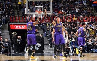 nba湖人vs火箭冲突赔款(nba湖人队vs火箭)